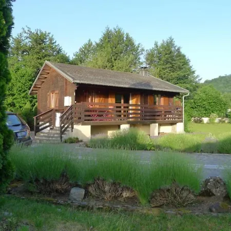 Maison Chambon-sur-lac, 5 Pieces, 8 Personnes - Fr-1-395-11 Holiday home *