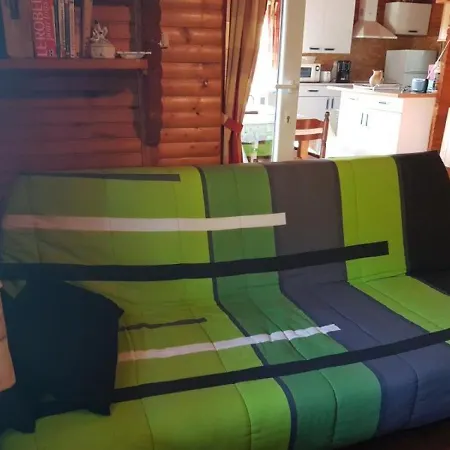 Maison Chambon-sur-lac, 5 Pieces, 8 Personnes - Fr-1-395-11 Holiday home